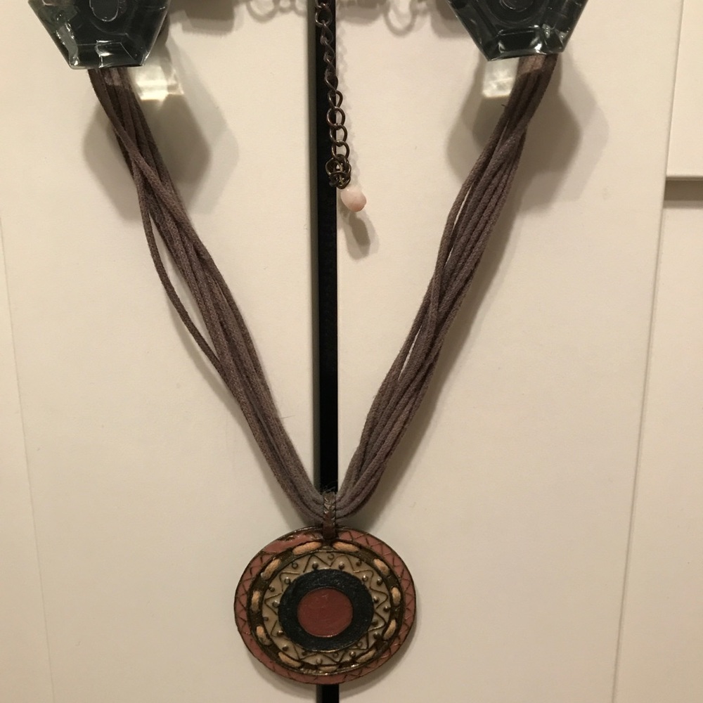 Necklace, very cool pendant